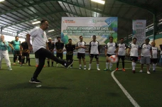 Sambut Hari Ulang Tahun,...