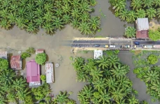Jalan Lintas Aceh Selatan-Medan...