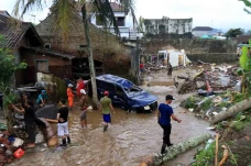Banjir Terjang Dusun...