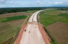 Pembangunan Jalan Tol...