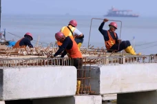 Revitalisasi Pelabuhan...