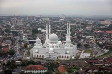 Megahnya Masjid Raya...
