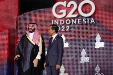 Presiden Jokowi Sambut...