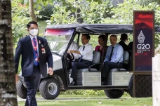 Momen Jokowi Supiri...