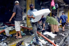 Pilu Pedagang Asemka,...