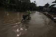 Banjir Rendam Permukiman...