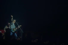 Aksi Weezer Meriahkan...