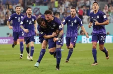 Raih Juara Grup C, Argentina...