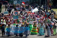 Parade Busana Sampah...
