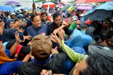 Berkunjung ke Padang,...