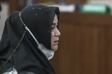 Bupati Nonaktif Kolaka...