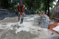 Revitalisasi Pedestrian...