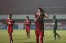 Persis Solo Bantai Rans...