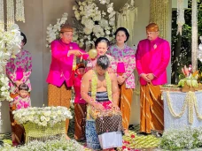Jalani Prosesi Siraman,...