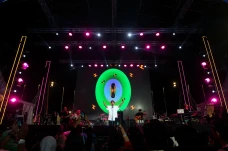 Fourtwnty Sukses Bius...