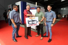 Melihat Mesin Laser...
