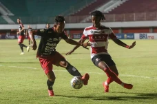Bali United Kalahkan...