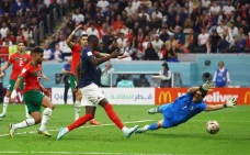 Prancis vs Maroko 2-0,...