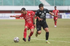 Persija Tahan Imbang...
