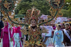 Pawai Budaya Meriahkan...