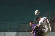Persis Solo Kalahkan...