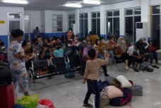 Evakuasi 356 Wisatawan...