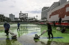Perawatan Kolam Air...