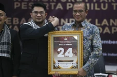Lolos Verifikasi Faktual...