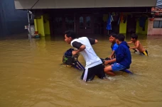 Banjir Rendam Belasan...