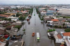 Banjir Masih Merendam...