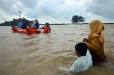 Banjir di Kudus Meluas,...