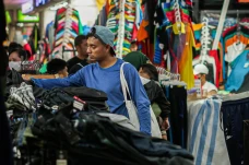 Geliat Pasar Tanah Abang...