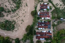 Banjir Bandang Terjang...