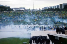 Brazil Mencekam, Pendukung...