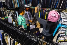 Thrifting Sebagai Gaya...