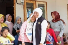 Khofifah Resmikan Hunian...