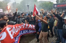 Arek Malang Geruduk...