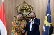 Pimpinan Partai Golkar...