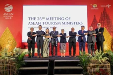 Pertemuan Tingkat Menteri...