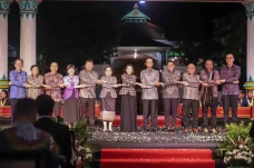 Sri Sultan Hamengku...