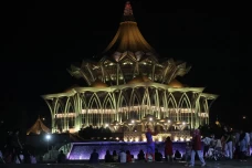 Wisata Malam Hari di...