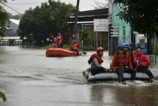 Banjir Setinggi 1,5...
