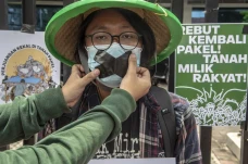 Aksi Mogok Makan Warga...