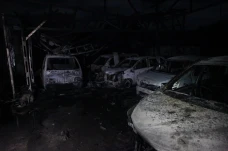 Mobil Warga Hangus Terbakar...