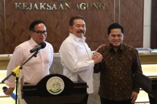 Kejaksaan Agung Serahkan...