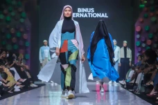 Potret Busana Muslim...