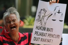 Aksi Menuntut KPK Tuntaskan...