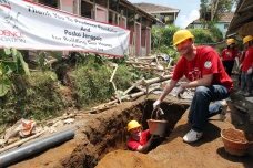 Bantuan Hunian Sementara...