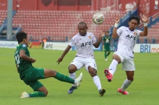Persik Kediri Menang...