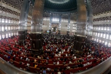 Salat Jumat Pertama...